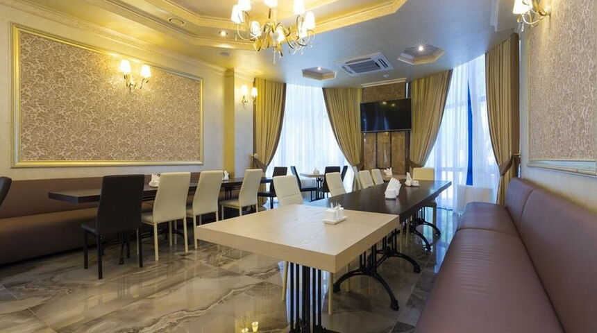 Sun Palace Gagra лобби ресторана.jpg Sun Palace Gagra лобби ресторана.jpg