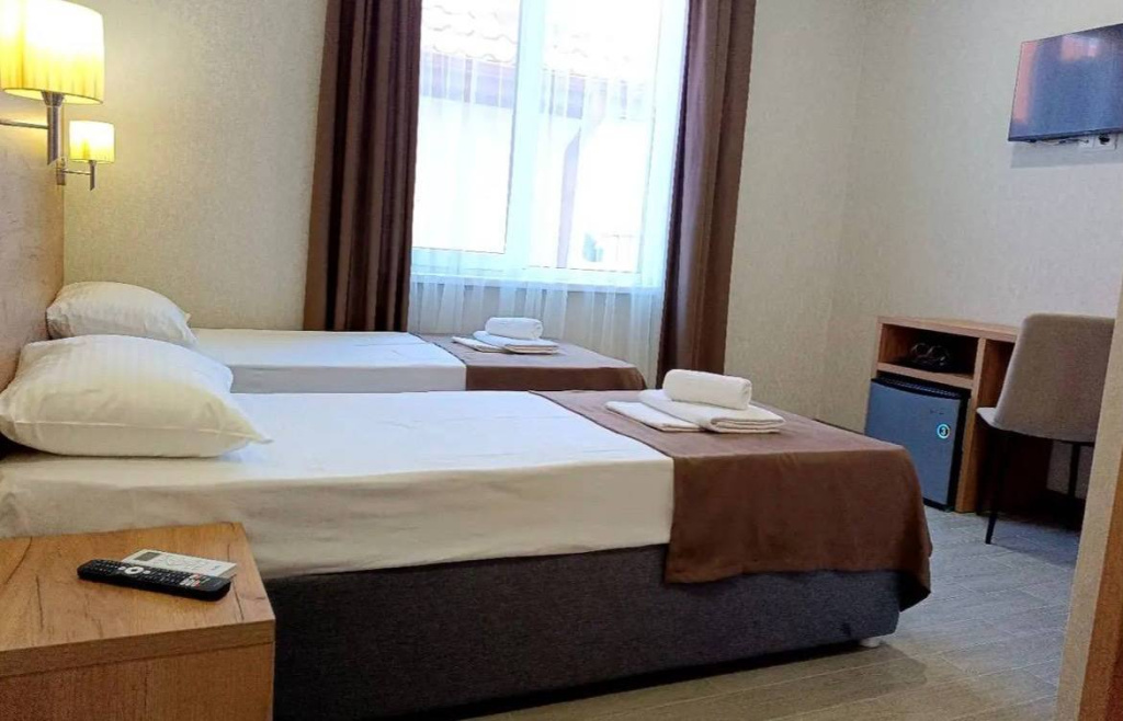 Гостевой дом Амина - номер с двумя раздельными кроватями.jpg