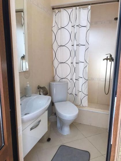 Отель София, санузел.jpg Отель София, санузел.jpg