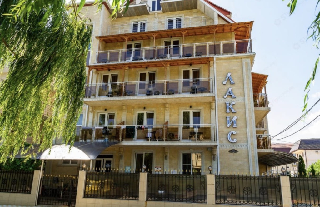 Гостевой дом Лакис в Кабардинке общий вид.jpeg Гостевой дом Лакис в Кабардинке общий вид.jpeg