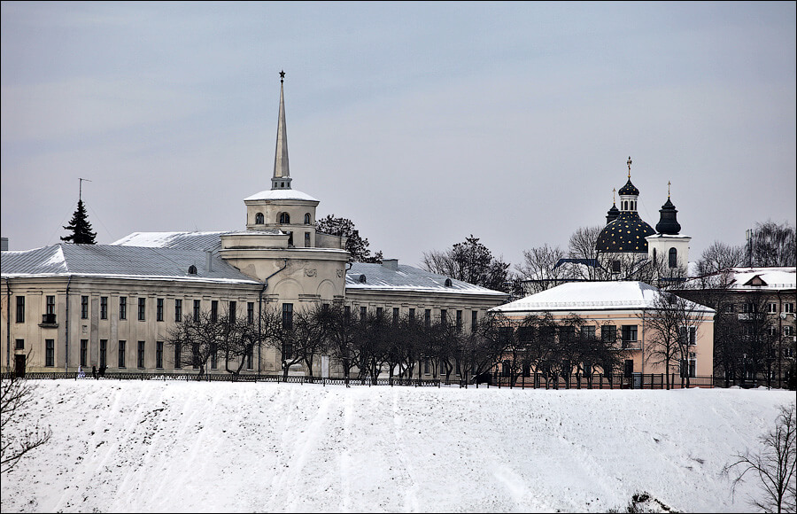 Новый замок гродно зима.jpg Новый замок гродно зима.jpg