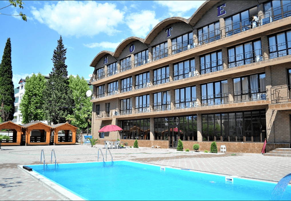 Гостиница Магнолия в Гаграх на поезде.png