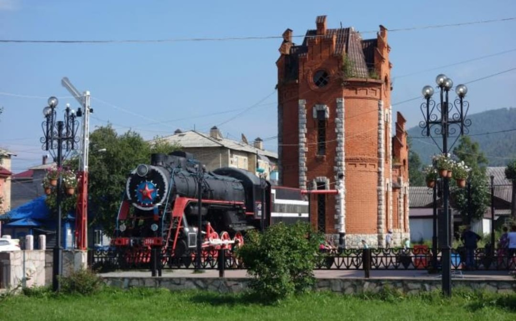 Водонапорная башня Слюдянка.jpg