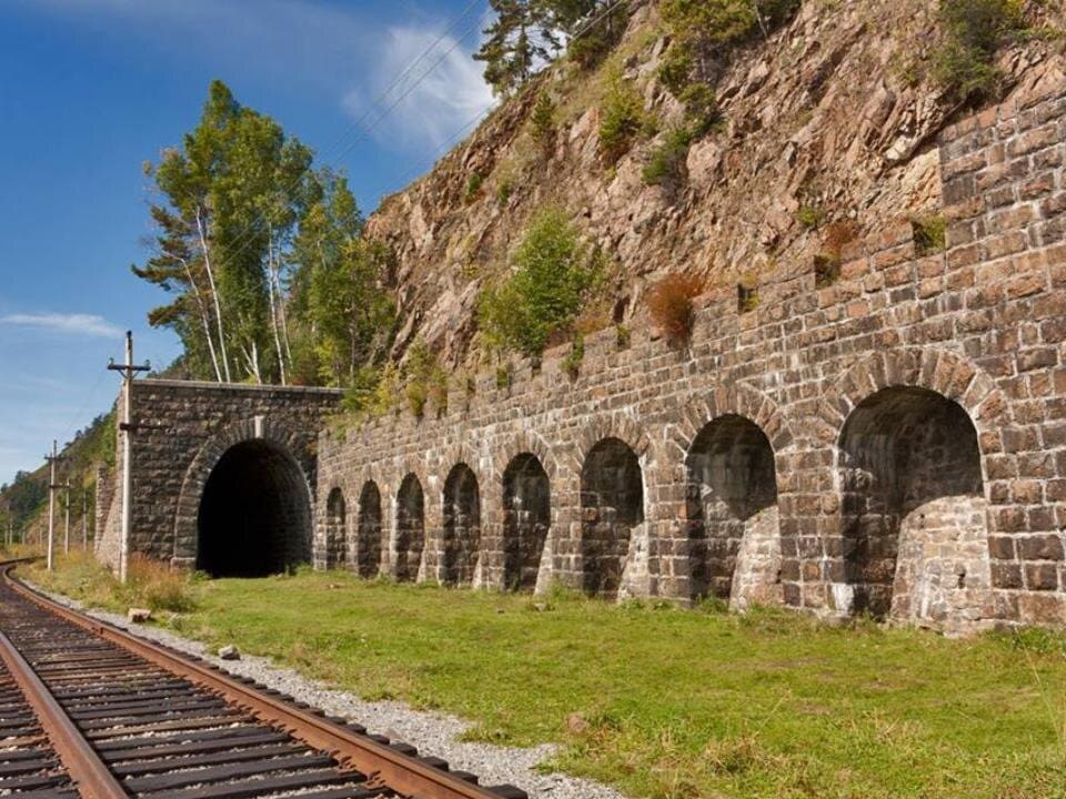 Круглобайкальская железная дорога.jpg