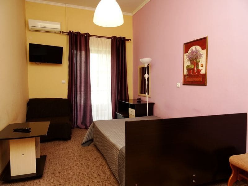 Гостевой дом Валентина в Геленджике- сбоку номера.jpg Гостевой дом Валентина в Геленджике- сбоку номера.jpg