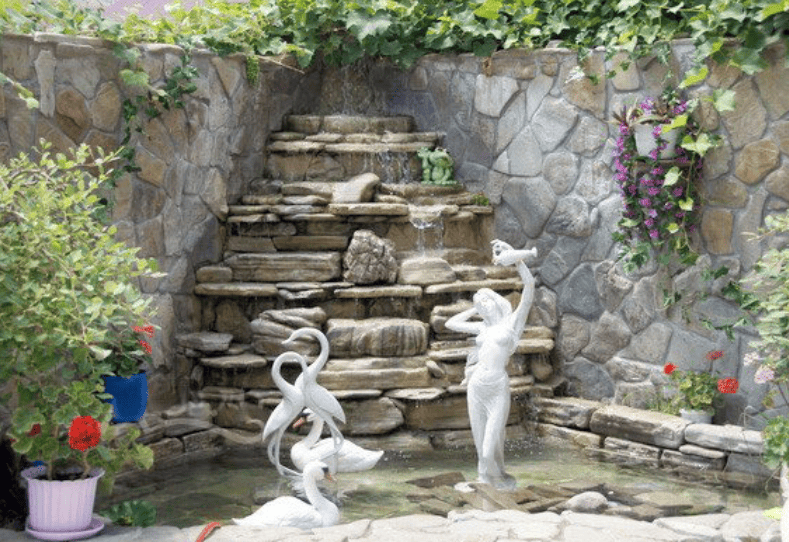 Гостевой дом Дубовая роща в Лермонтово фонтан.png