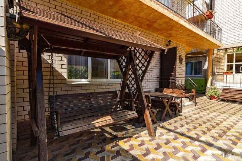 Гостевой дом у моря, Джемете- качели.jpg