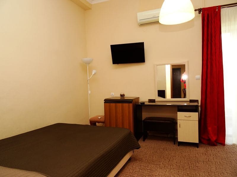 Гостевой дом Валентина в Геленджике- вид на зеркало.jpg Гостевой дом Валентина в Геленджике- вид на зеркало.jpg