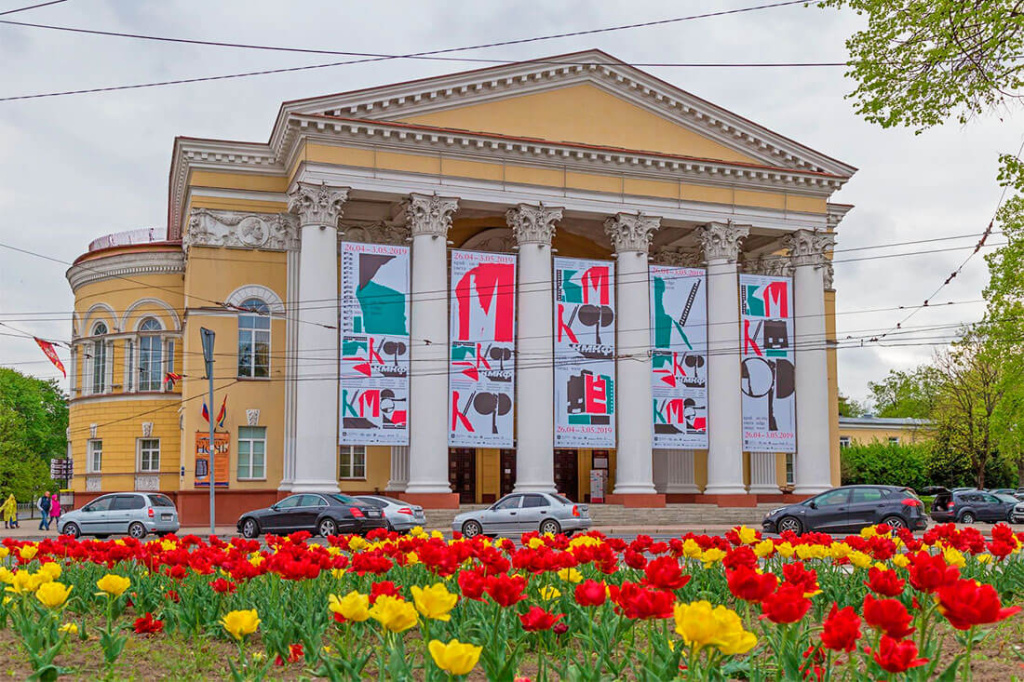 6. драматический театр.jpg