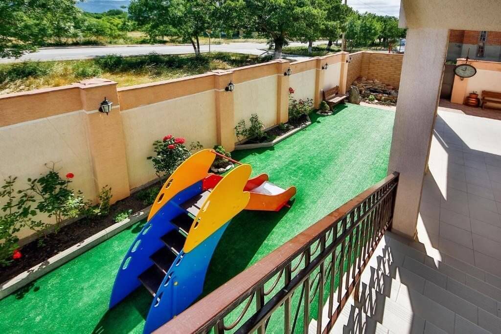 Гостевой дом в Голубой бухте На Ялтинской детская площадка 2 Гостевой дом в Голубой бухте На Ялтинской детская площадка 2