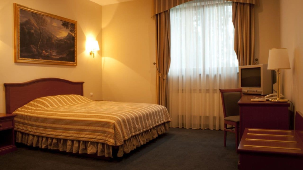 Стандартный номер с кроватью Double санаторий Westa.jpg Стандартный номер с кроватью Double санаторий Westa.jpg