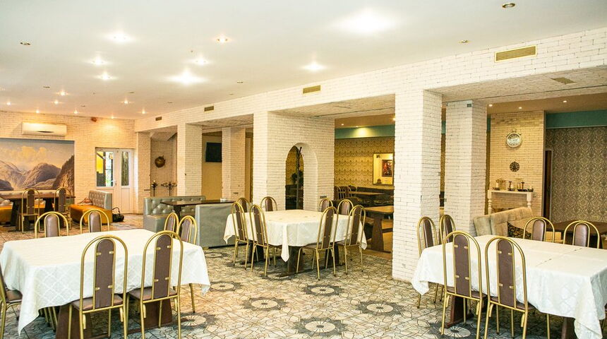 Гостевой дом Гости Кавказа в Цандрипш столовая вторая.jpg