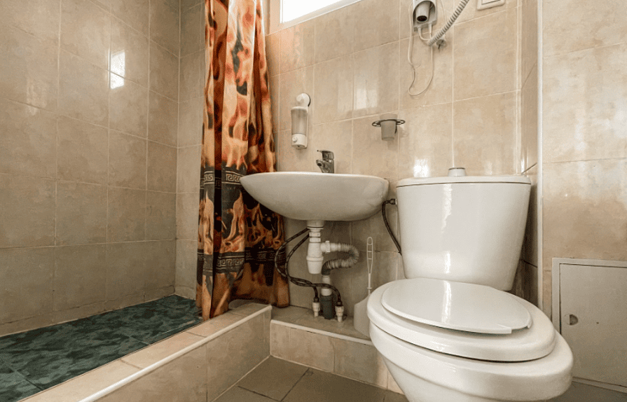 Отель Анакопия Клаб санузел в 3-х местном стандарте.png