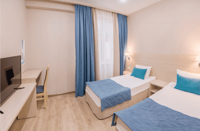 Две раздельные кровати в отеле Ивмонтан.png Две раздельные кровати в отеле Ивмонтан.png