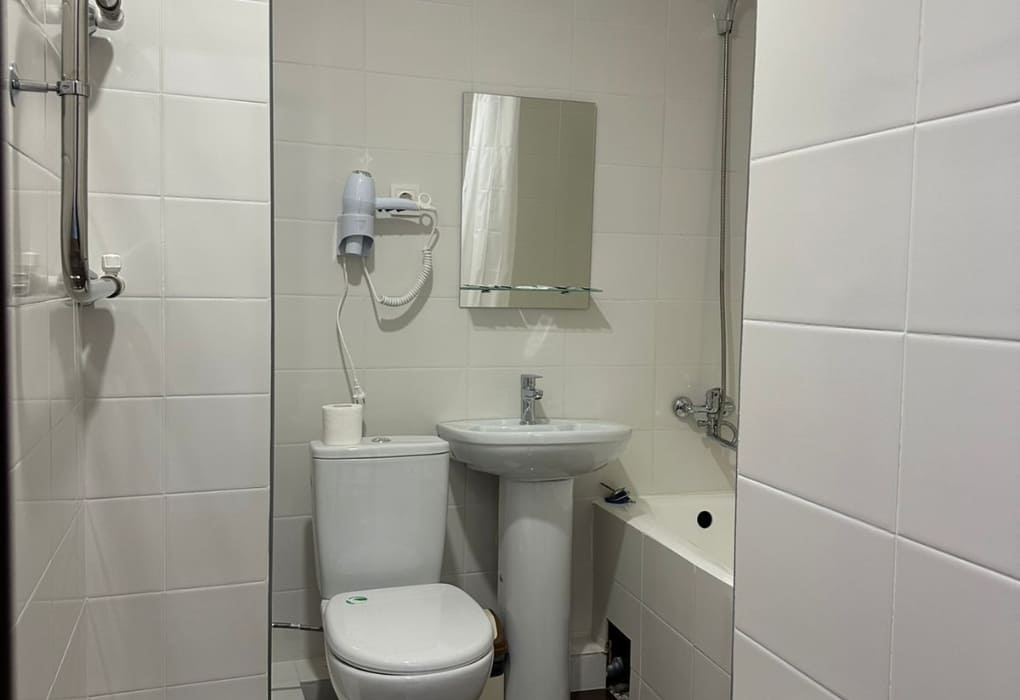 Гостевой дом Сана в Гаграх санузел.jpg