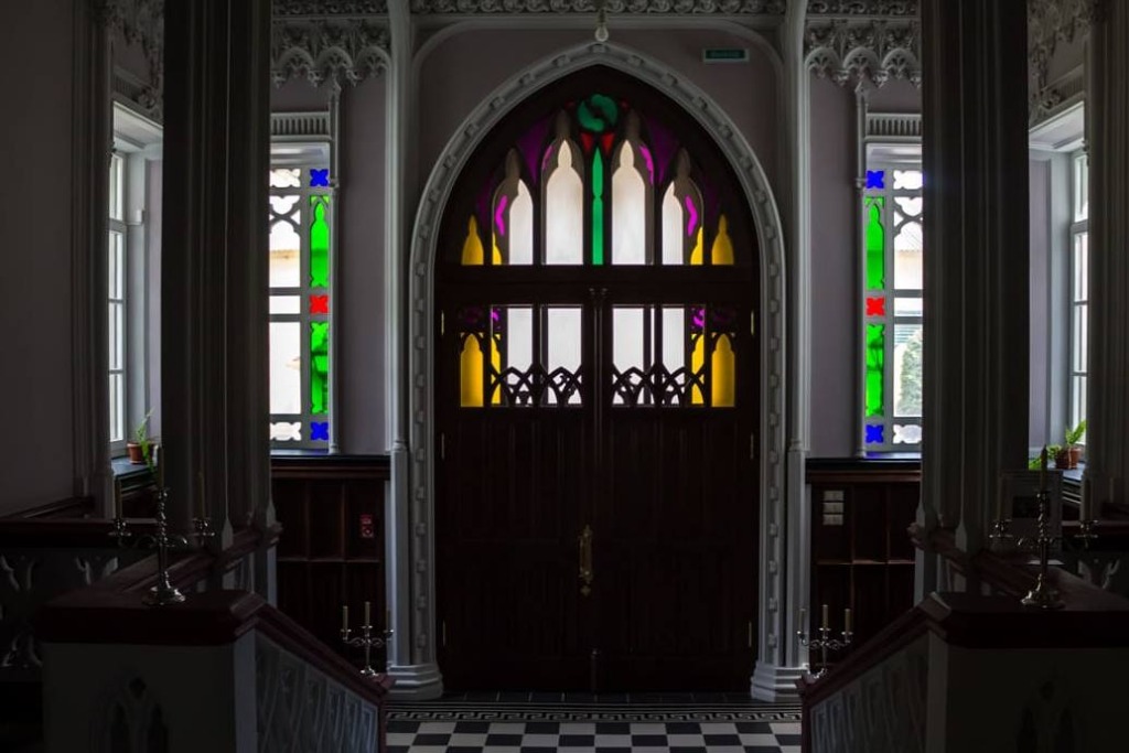 Усадьба Козел-Поклевских лестница.jpg