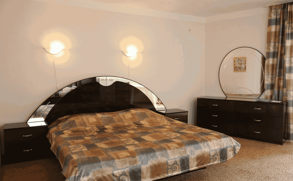 Гостевой дом ВатерЛоо в Большом Сочи двуспальная кровать_11.png