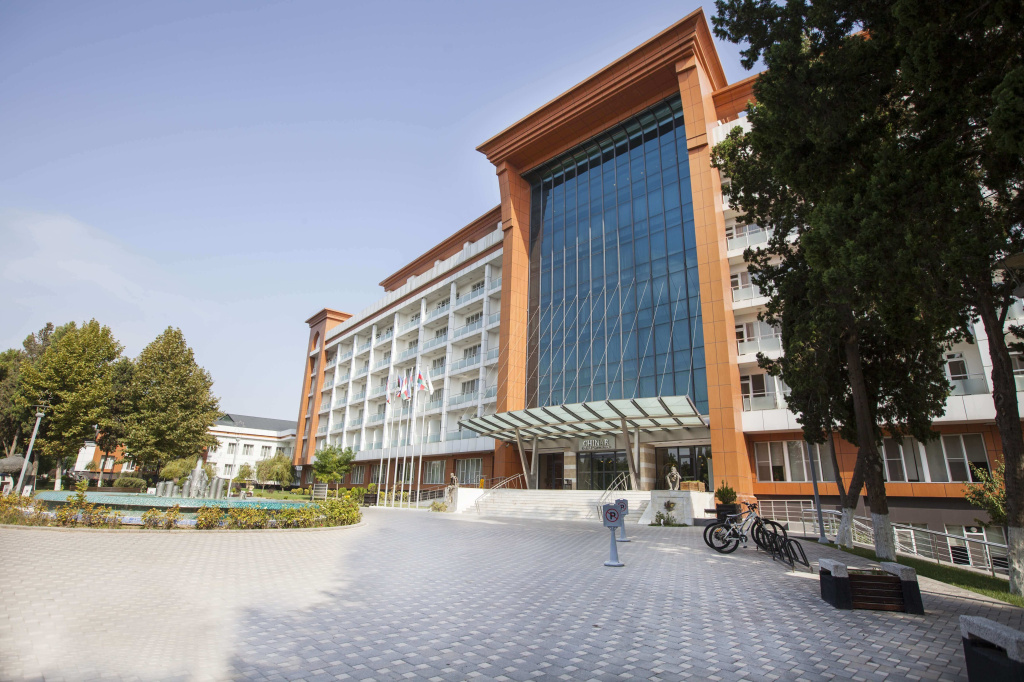 общий вид на отель Чинар.jpg общий вид на отель Чинар.jpg