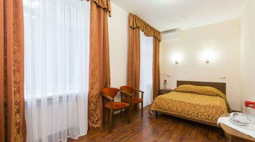 Санаторий имени Анджиевского, город Ессентуки- двуспальная кровать.jpg