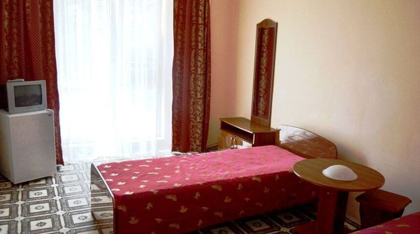 База отдыха Русалочка, Лермонтово - вид на окно.jpg