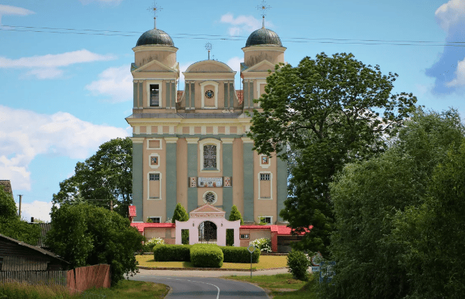 Костел Лучай.png