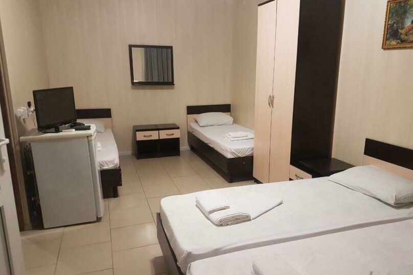 Отель София-номер 4-х местный с балконом, общий вид.jpeg Отель София-номер 4-х местный с балконом, общий вид.jpeg