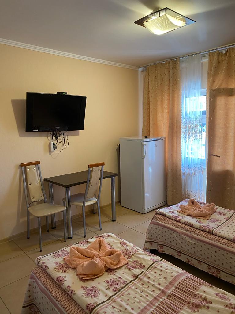 Гостевой дом Уют- две односпальные кровати.jpg Гостевой дом Уют- две односпальные кровати.jpg