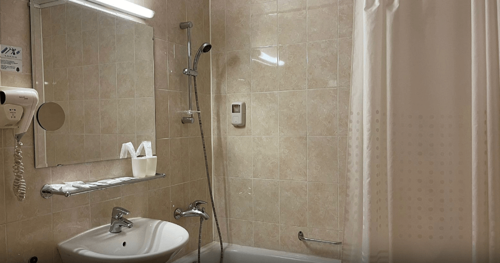 Номер в Отеле Москва, Санкт-Петербург.png Номер в Отеле Москва, Санкт-Петербург.png