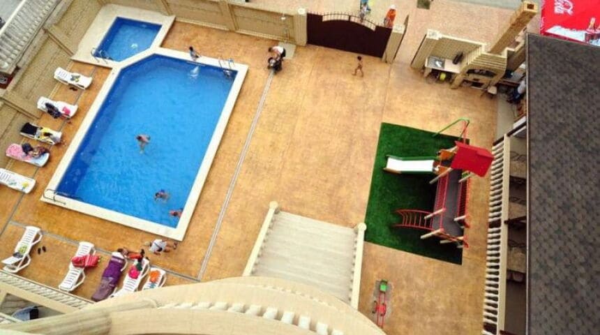 Отель Империя в Витязево, Анапа, вид на бассейн.jpg