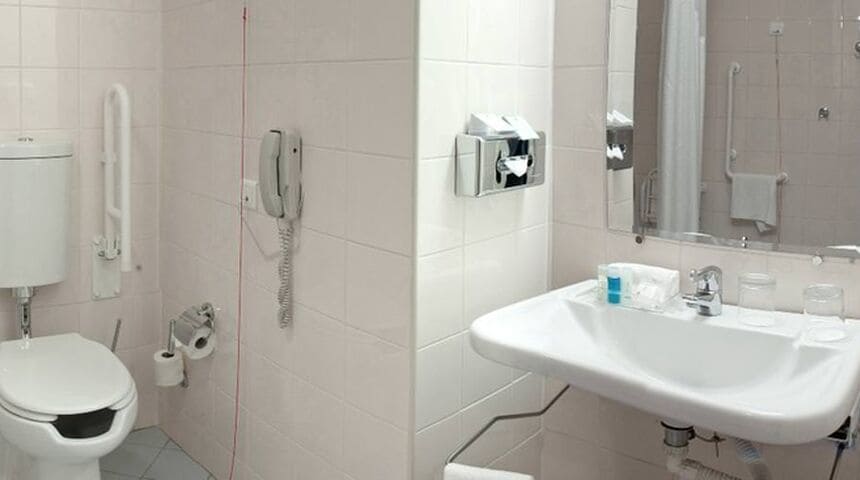 Отель сущевский санузел в номере.jpg