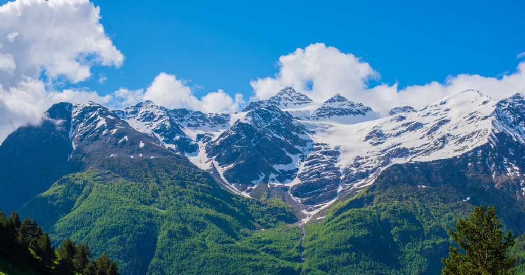 Приэльбрусье -красивый вид.jpg