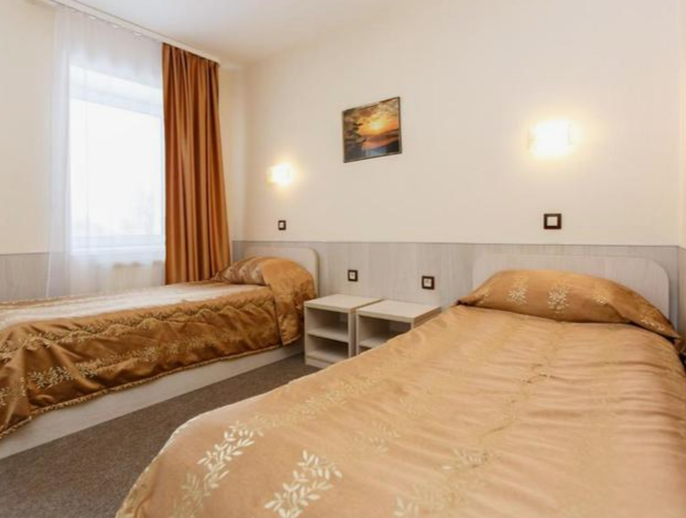 Гостиница Белые ночи, Петразоводск вид на две раздельныме кровати.png