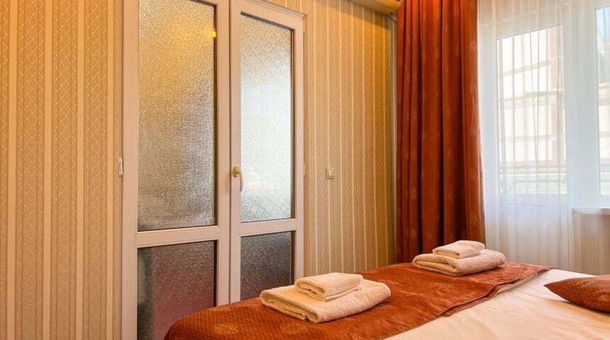 Гостевой дом Шарм в Адлере -межкомнатная дверь.jpg