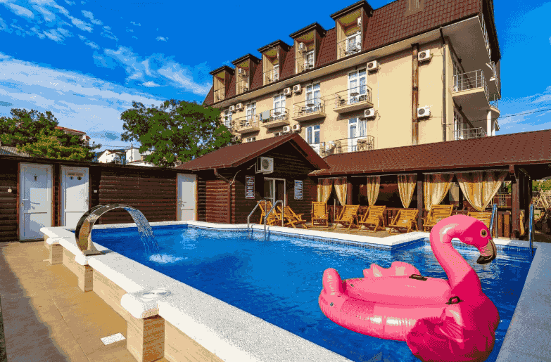 Гостевой дом Александрия на Добской- бассейн с фламинго_5.png