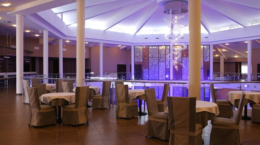 Гостиничный комплекс Любим, ресторан.jpg