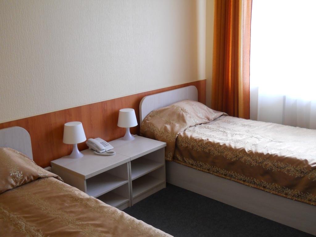 Гостиница Белые ночи, Петразоводск, номер с двумя раздельынми кроватями.jpg