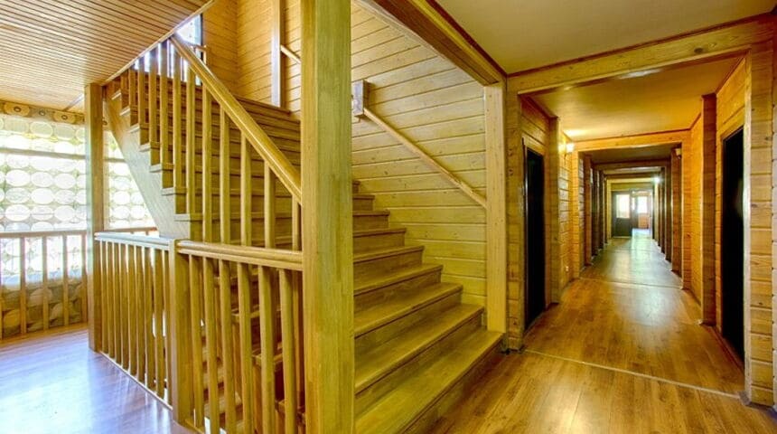 Отель Грифон, в Новом Афоне , вид на коридор.jpg