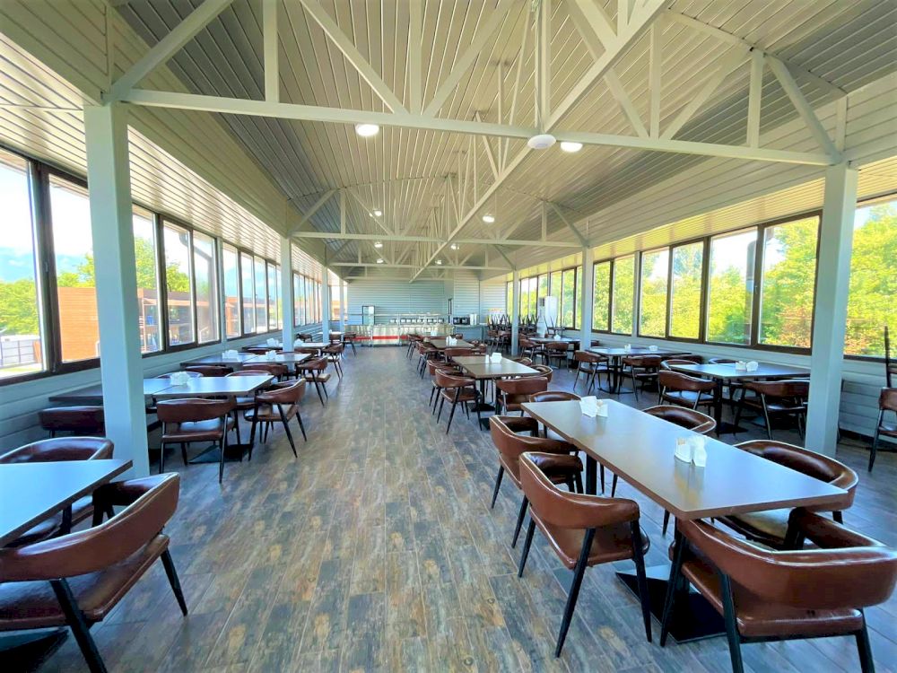 Отель Sea Place столовая -много мест.jpg