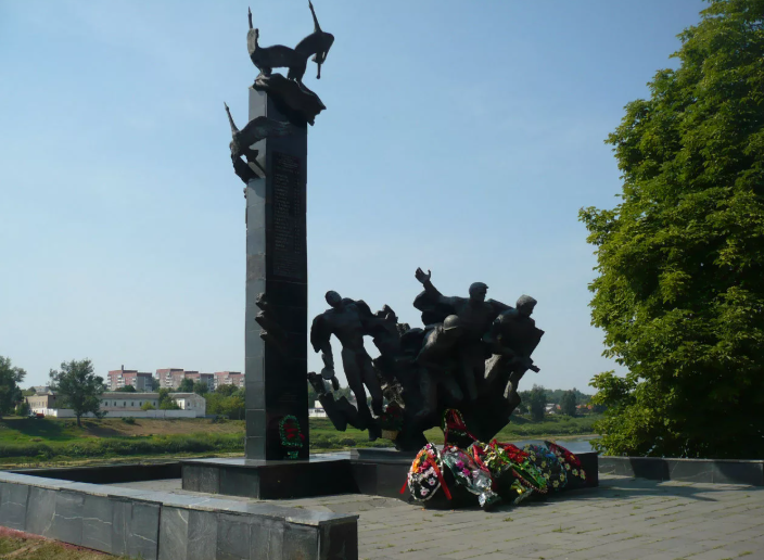 Памятник 23 гвардейцам, Полоцк.png