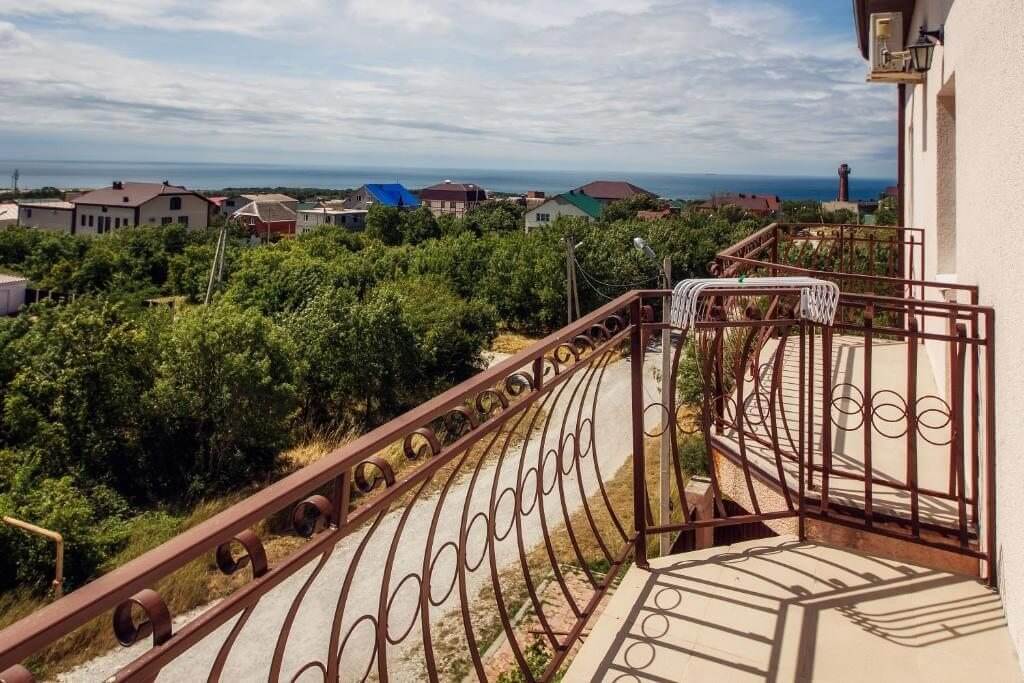 Гостевой дом в Голубой бухте На Ялтинской вид с балкона Гостевой дом в Голубой бухте На Ялтинской вид с балкона