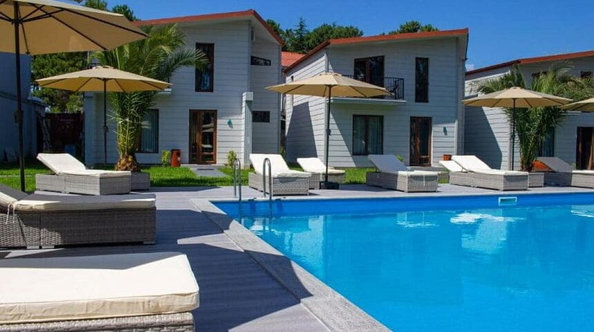 Magnetic Resort Ureki вид сбоку.jpg