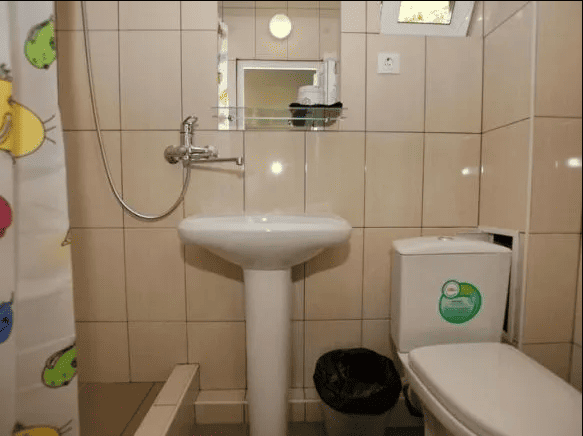 Гостевой дом Виноград в Лермонтово, санузел в номере.png