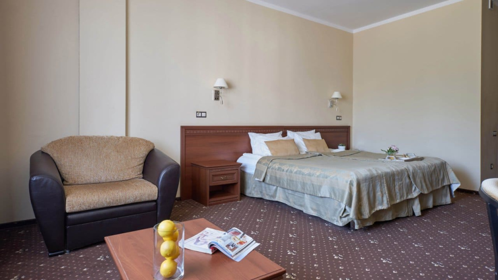 Улучшенный однокомнатный Business санаторий Westa вид под углом.jpg Улучшенный однокомнатный Business санаторий Westa вид под углом.jpg