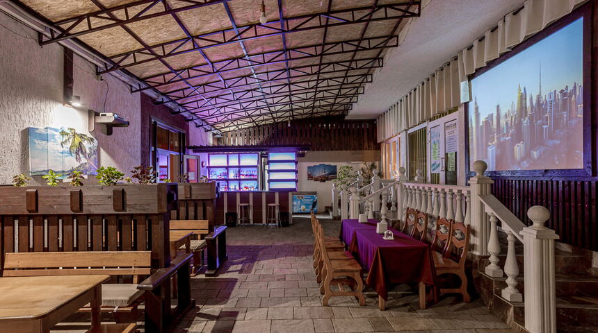 Гостевой дом Лаура столовая.jpg