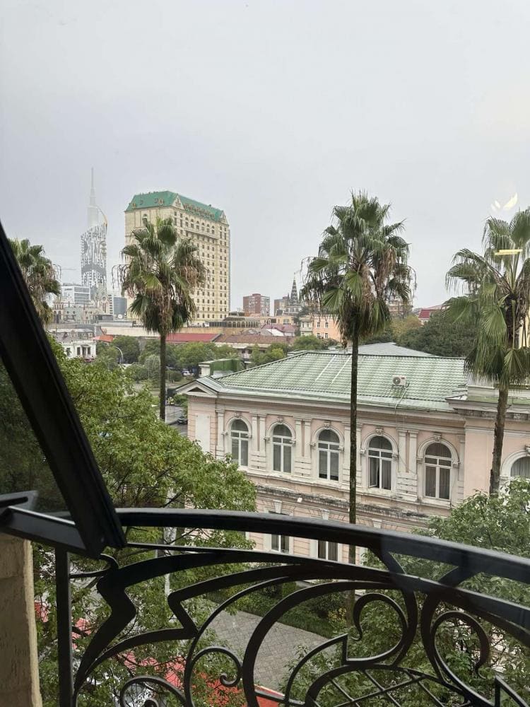 Отель Отель IRE PALACE Батуми вид из номера.jpg Отель Отель IRE PALACE Батуми вид из номера.jpg