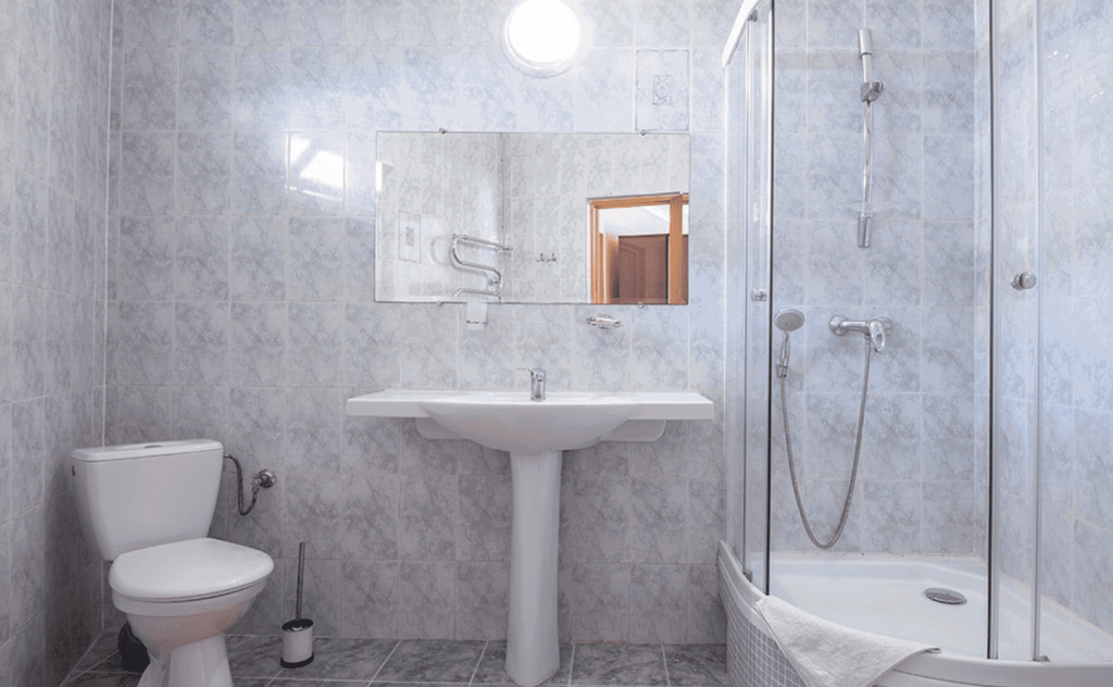 Гостевой дом ВатерЛоо в Большом Сочи санузел белый_14.png