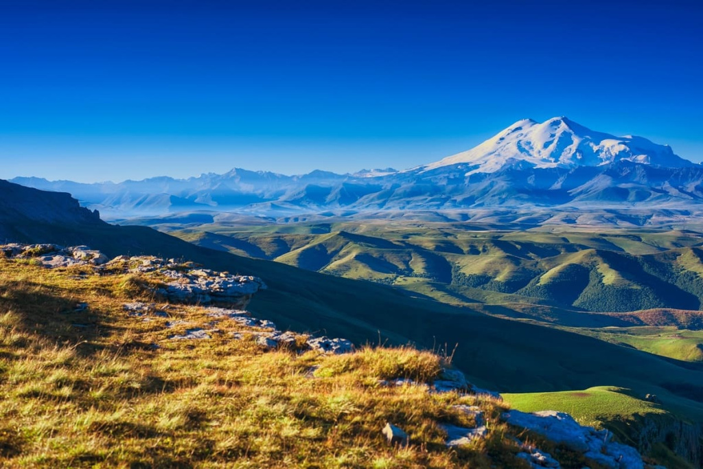 Эльбрус вид сбоку.jpg