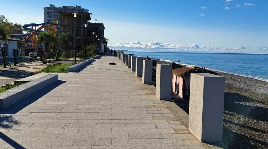 Отель Изумруд вид на набережную.jpg Отель Изумруд вид на набережную.jpg