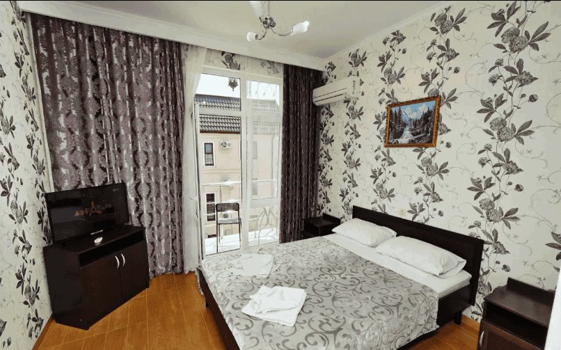 Гостевой дом Александрия на Добской- номер с теплыми тонами_19.png