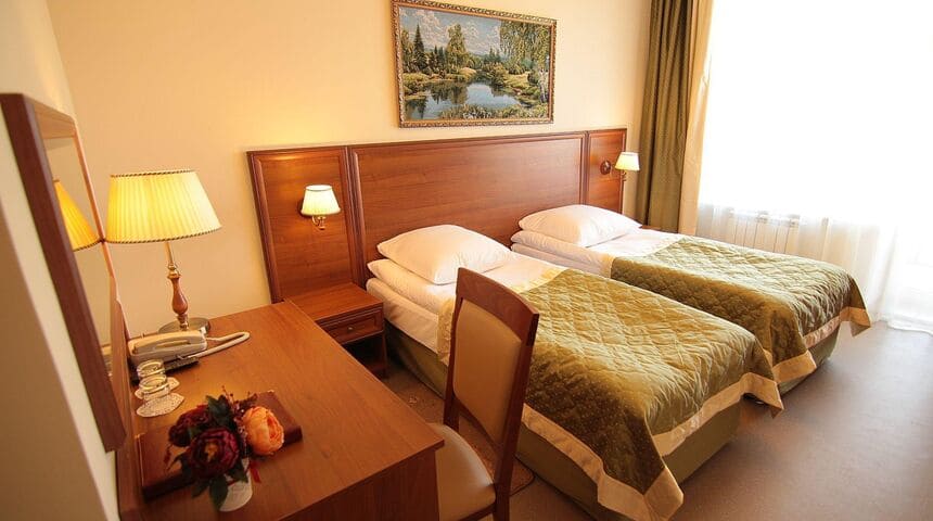 Номер в гостинице с 2-мя раздельными кроватями.jpg